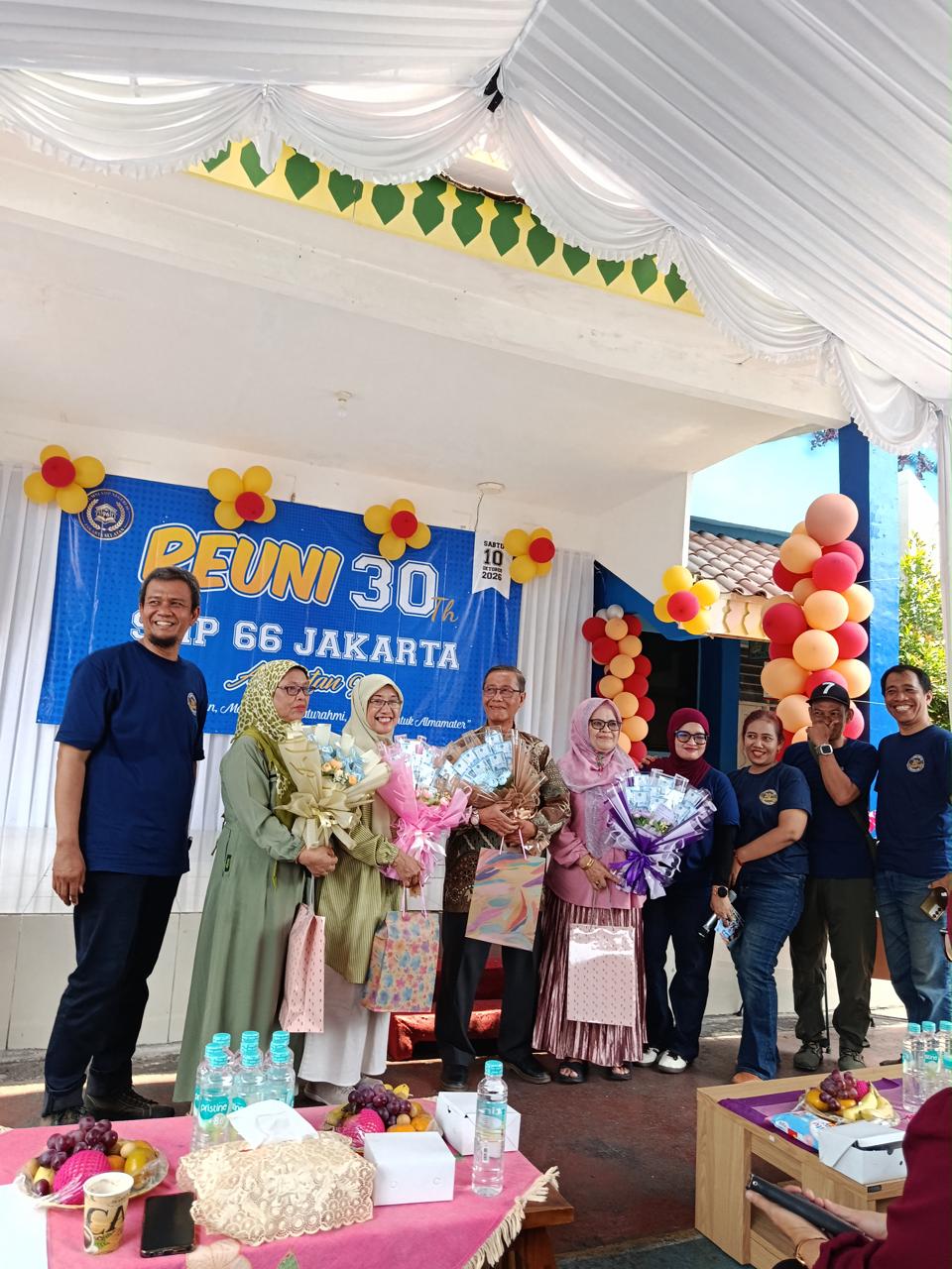 Para pendidik SMP 66